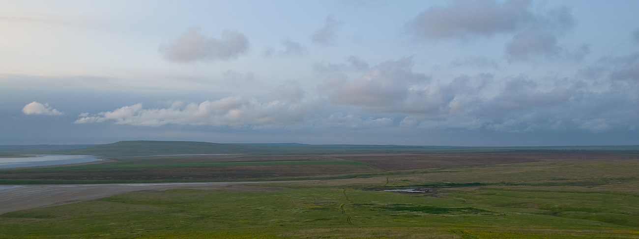 _DSC0616.jpg - Вокруг на километры пустота, никого. Только синие и зеленые Крымские дали.